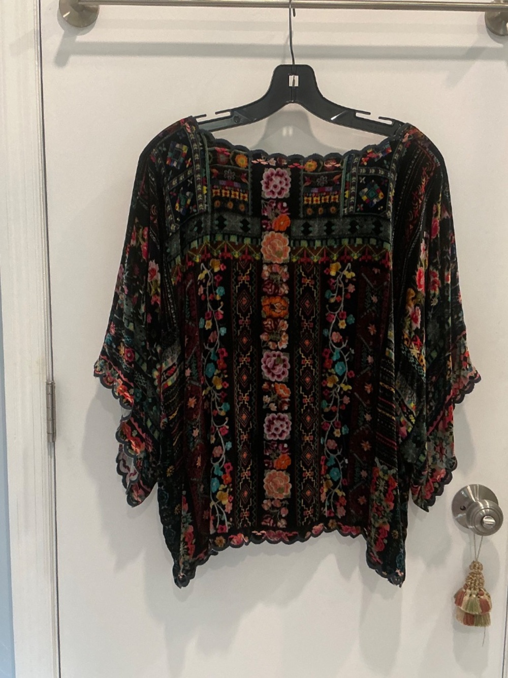 Johnny Was Abril floral velvet kimono sleeve cropped top w/scalloped edges M - Picture 3 of 12